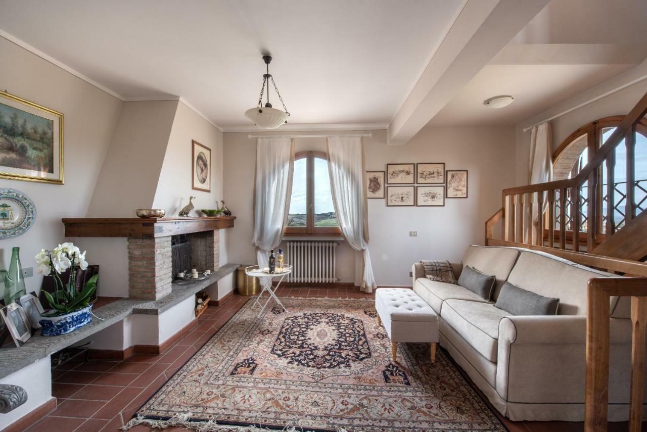 Agriturismo Casale Ugolini Монтеспертоли Екстериор снимка